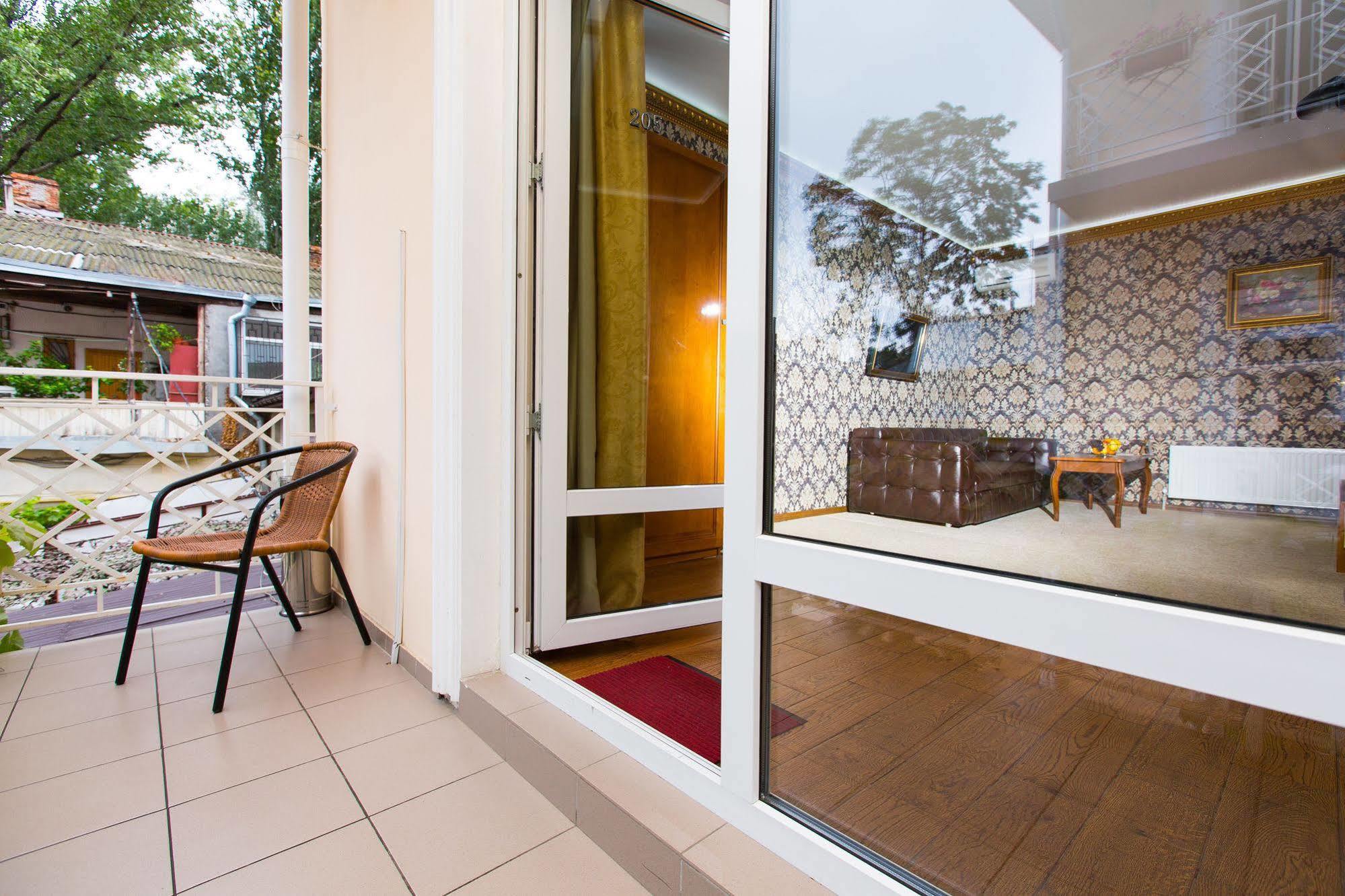 Apart Hotel Clumba Odesa Exterior photo