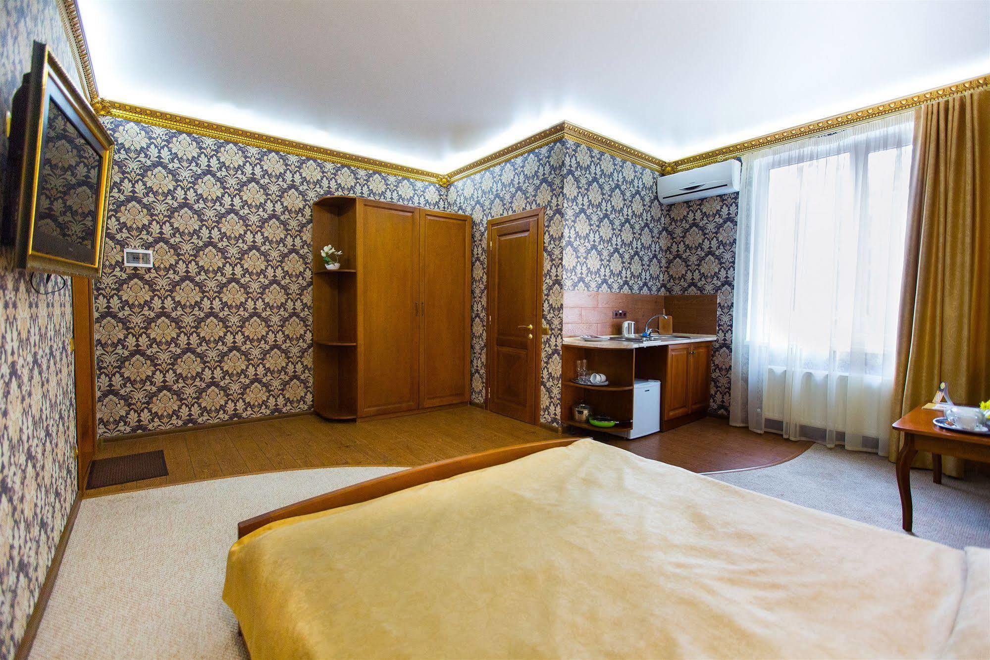 Apart Hotel Clumba Odesa Exterior photo