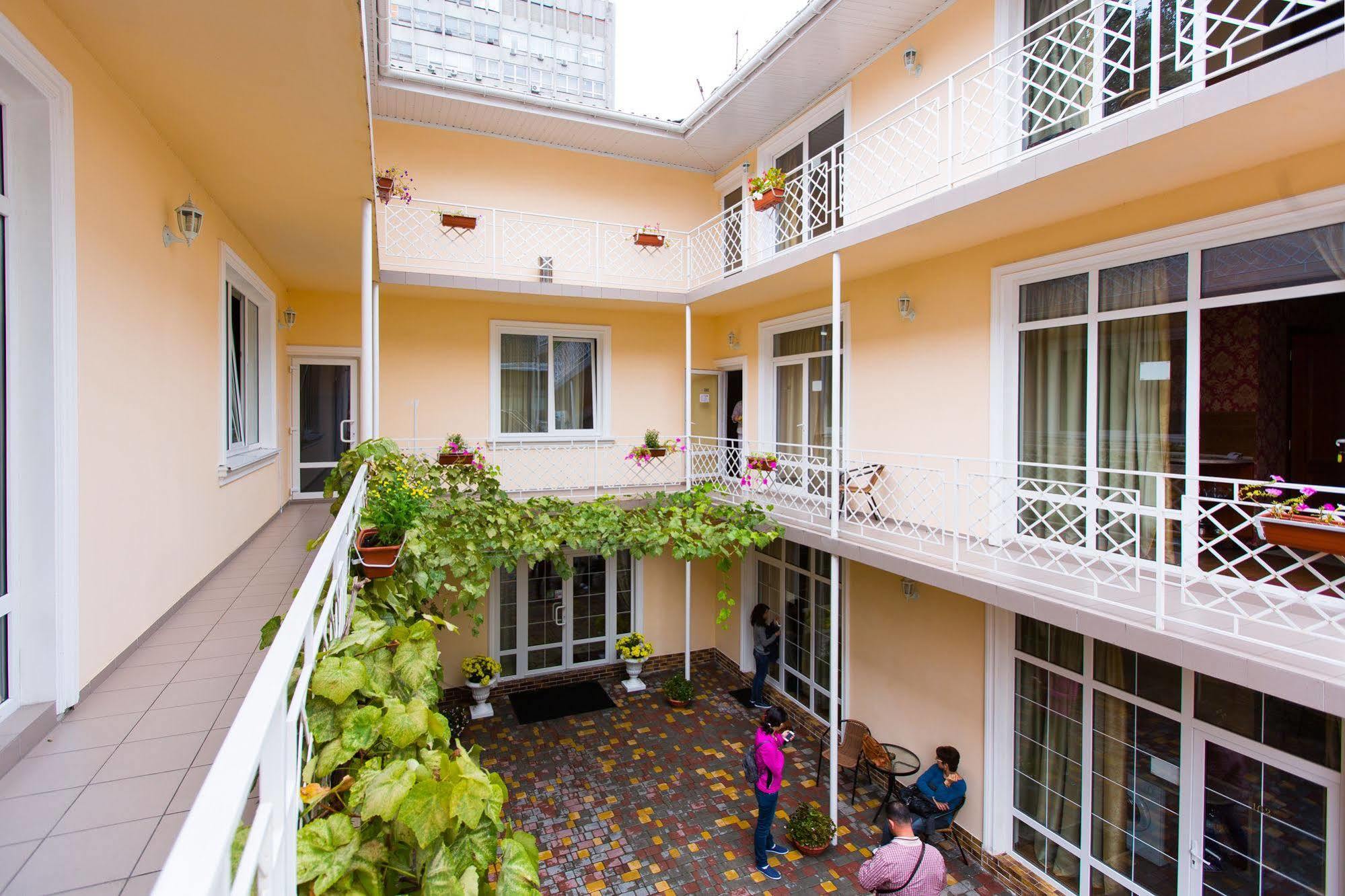 Apart Hotel Clumba Odesa Exterior photo